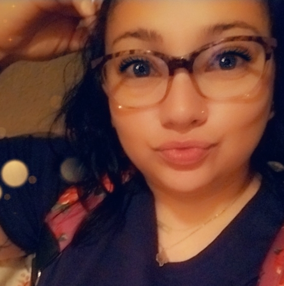 Meet your Posher, Ashley - Picture 1 of 1